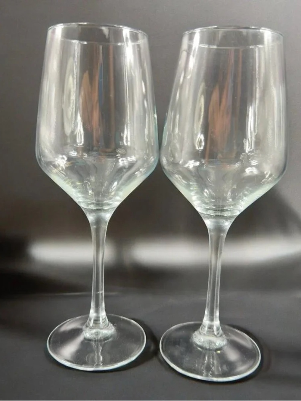 Set of 2 Clear Wine Glasses - Elegant Glass Stemware